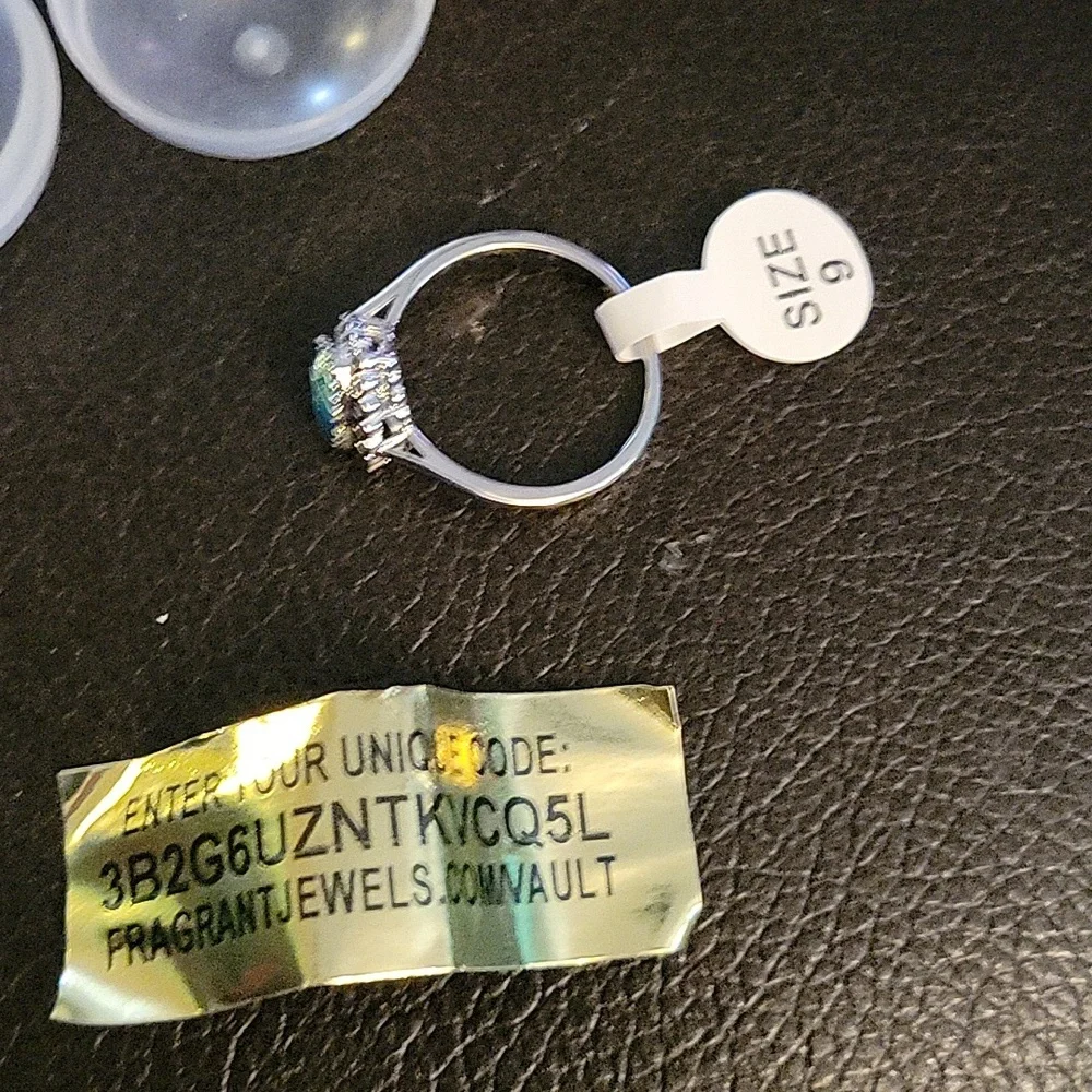 Blue ring - Picture 2 of 3